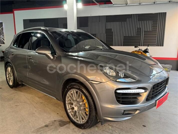 PORSCHE Cayenne 4.8 V8 Turbo Tiptronic