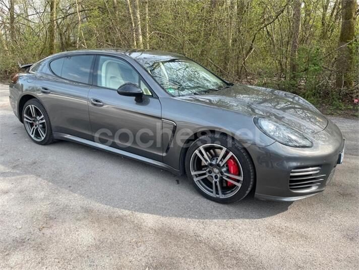 PORSCHE Panamera 4.8 GTS