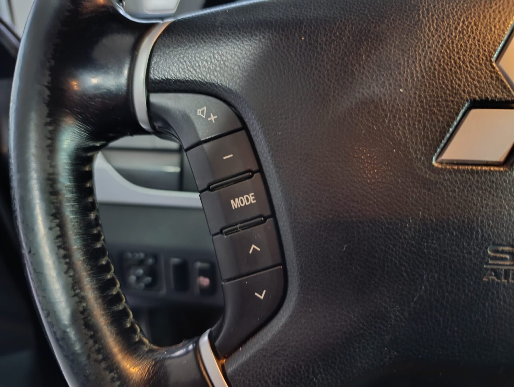 MITSUBISHI Montero 3.2 DID INTENSE 