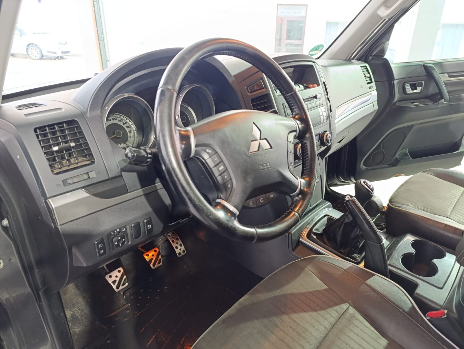 MITSUBISHI Montero 3.2 DID INTENSE 