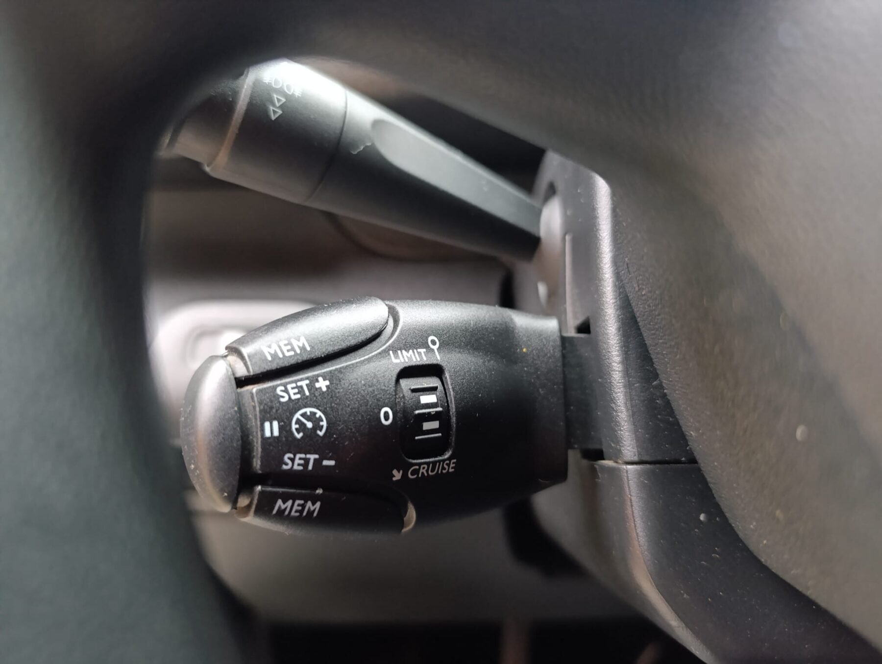 PEUGEOT Rifter 100 cv 6 velocidades 