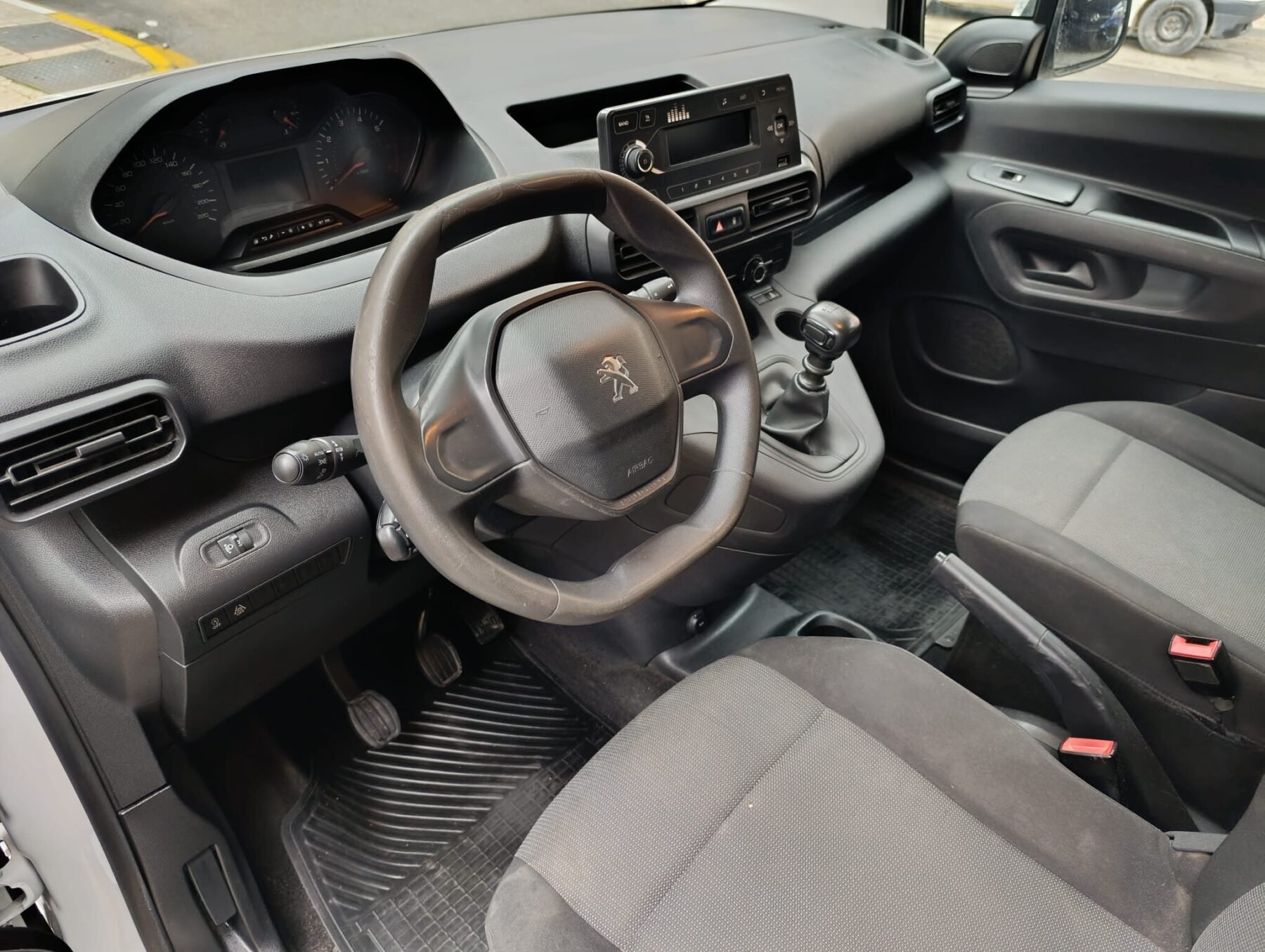 PEUGEOT Rifter 100 cv 6 velocidades 